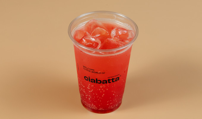 Ananas və Çiyələk